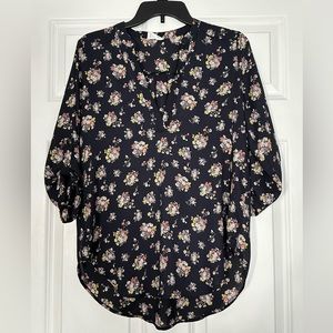 “All in Favor” floral v-neck blouse, size S/M